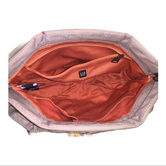 GAP Tan Bohemian Magnetic Close Tassel Embellished Clutch Purse - Picture 4 of 6